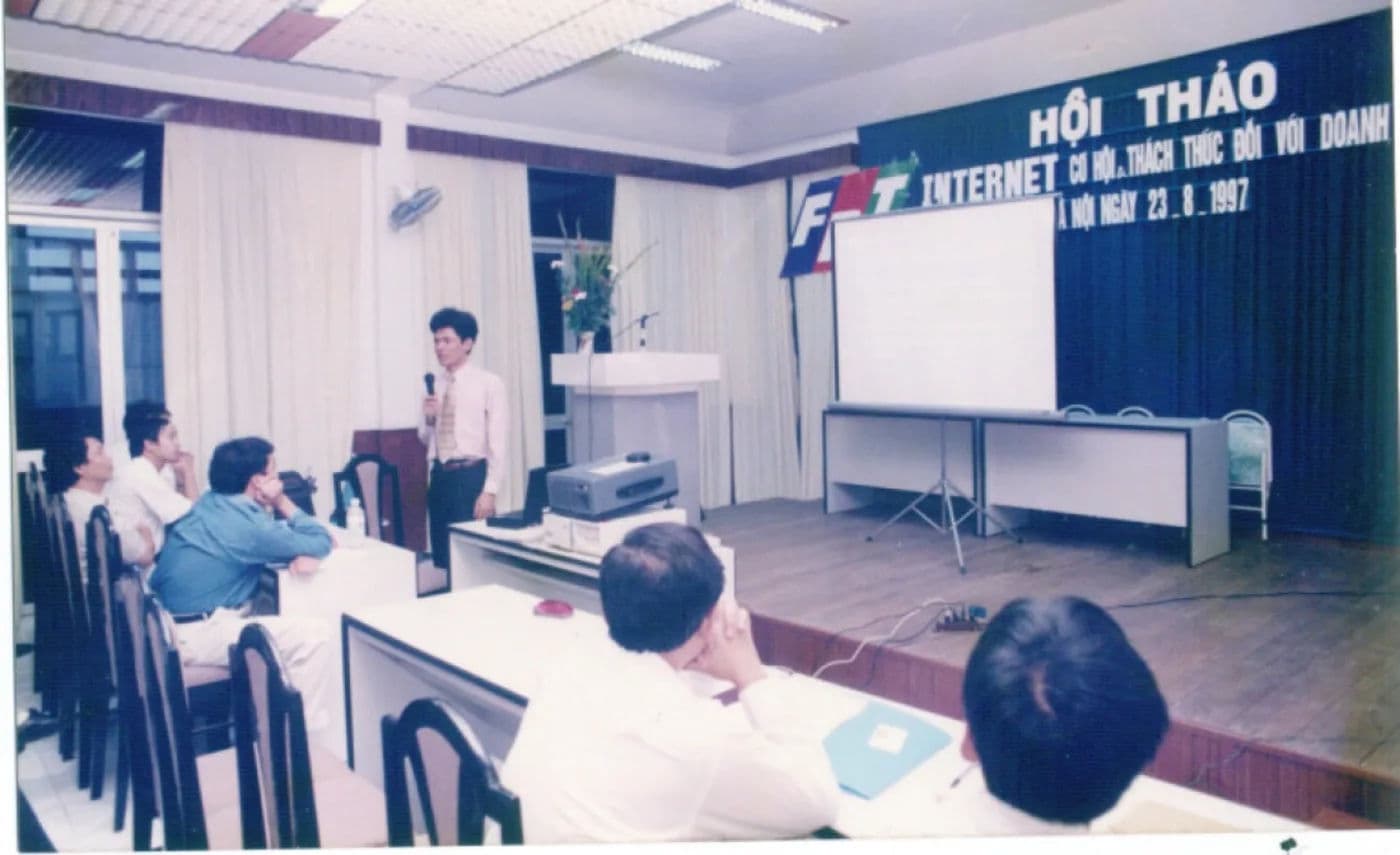 Hội thảo Internet của FPT Telecom năm 1997
